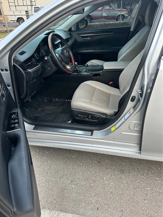 2018 Lexus ES 6th Gen - Image 8 of 11