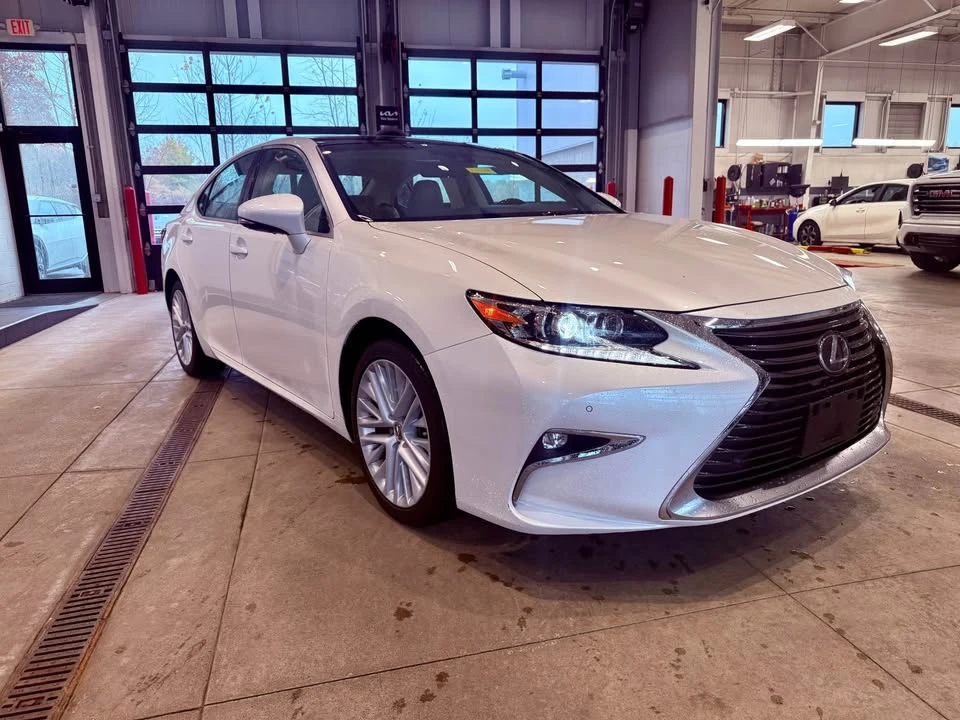 2018 Lexus ES 6th Gen - Image 3 of 15
