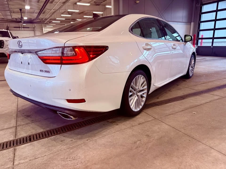 2018 Lexus ES 6th Gen - Image 5 of 15