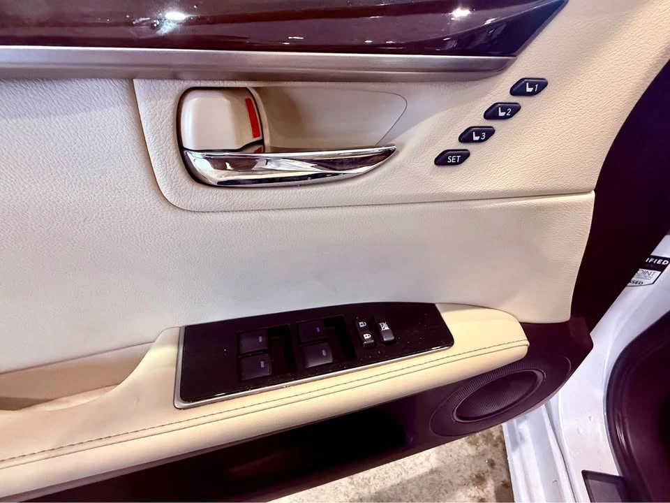 2018 Lexus ES 6th Gen - Image 9 of 15
