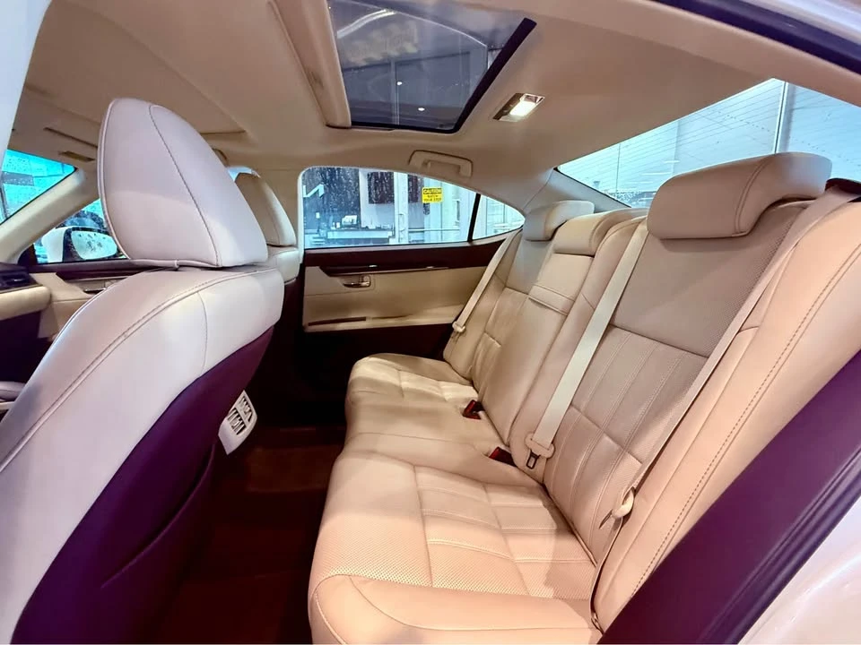 2018 Lexus ES 6th Gen - Image 8 of 15