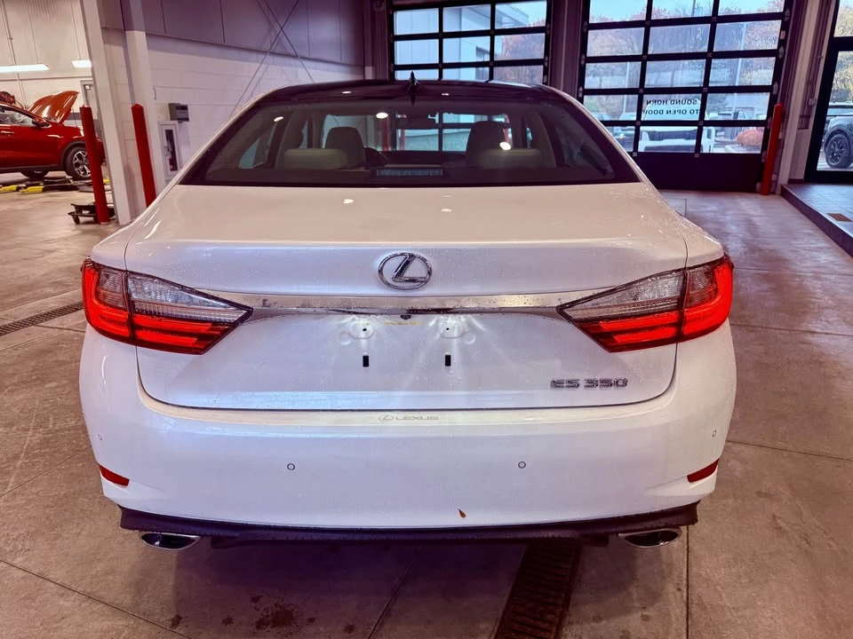 2018 Lexus ES 6th Gen - Image 6 of 15
