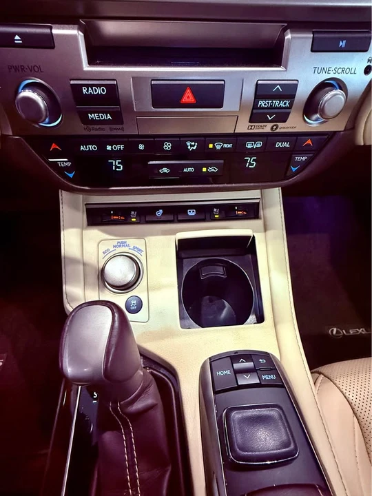 2018 Lexus ES 6th Gen - Image 14 of 15