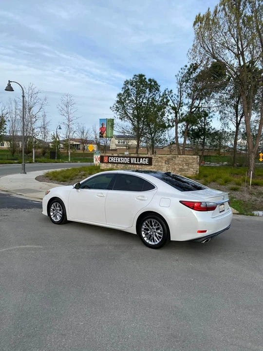 2018 Lexus ES 6th Gen - Image 2 of 9