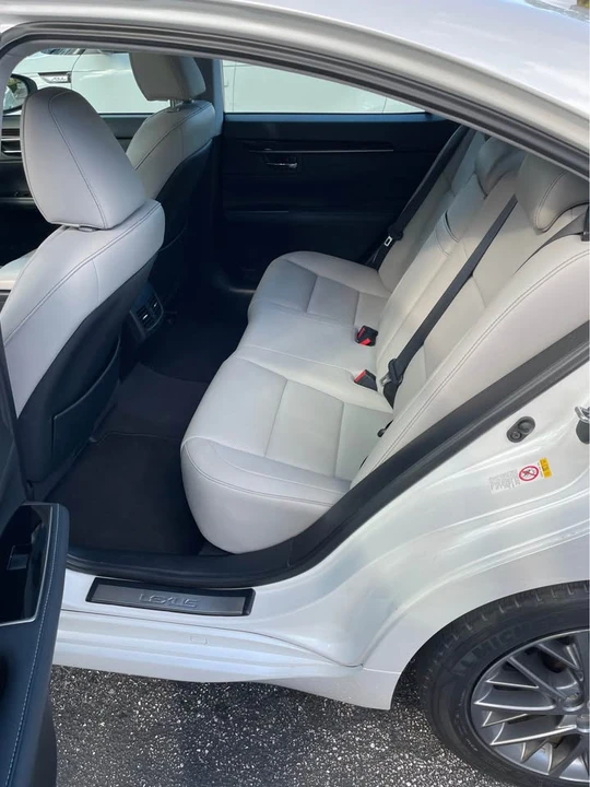2018 Lexus ES 6th Gen - Image 9 of 20