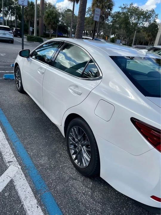 2018 Lexus ES 6th Gen - Image 8 of 20