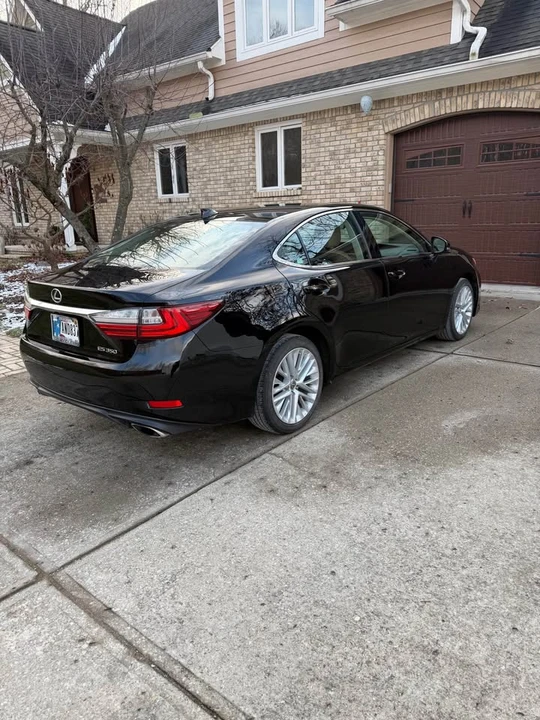 2018 Lexus ES 6th Gen - Image 5 of 13