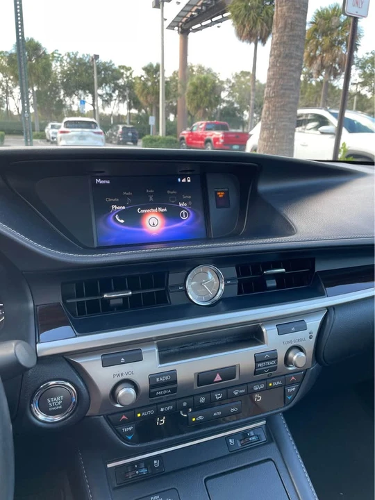 2018 Lexus ES 6th Gen - Image 13 of 20
