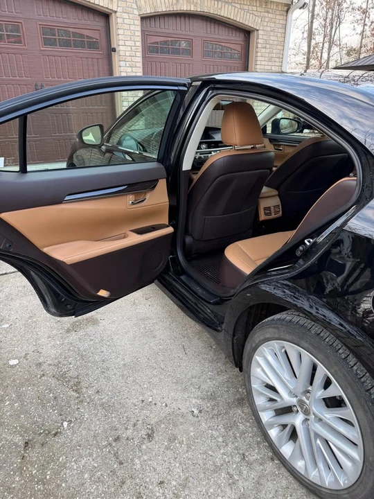 2018 Lexus ES 6th Gen - Image 11 of 13