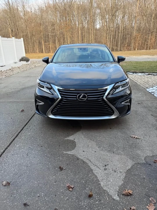 2018 Lexus ES 6th Gen - Image 2 of 13