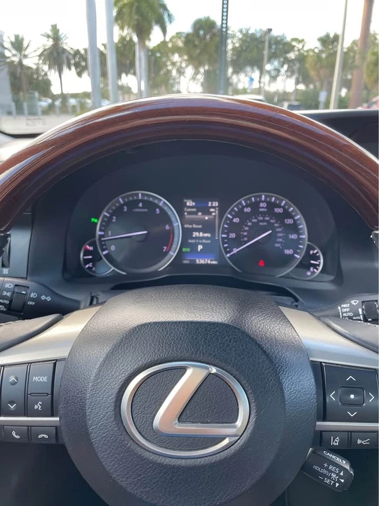 2018 Lexus ES 6th Gen - Image 15 of 20
