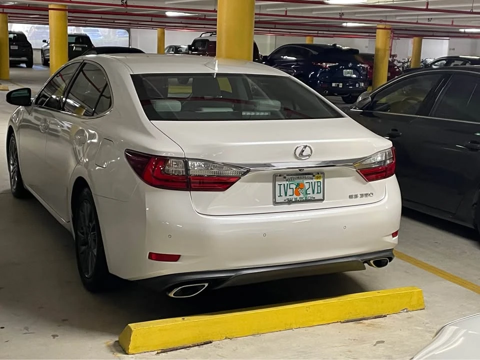 2018 Lexus ES 6th Gen - Image 19 of 20