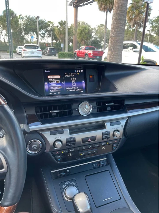 2018 Lexus ES 6th Gen - Image 14 of 20