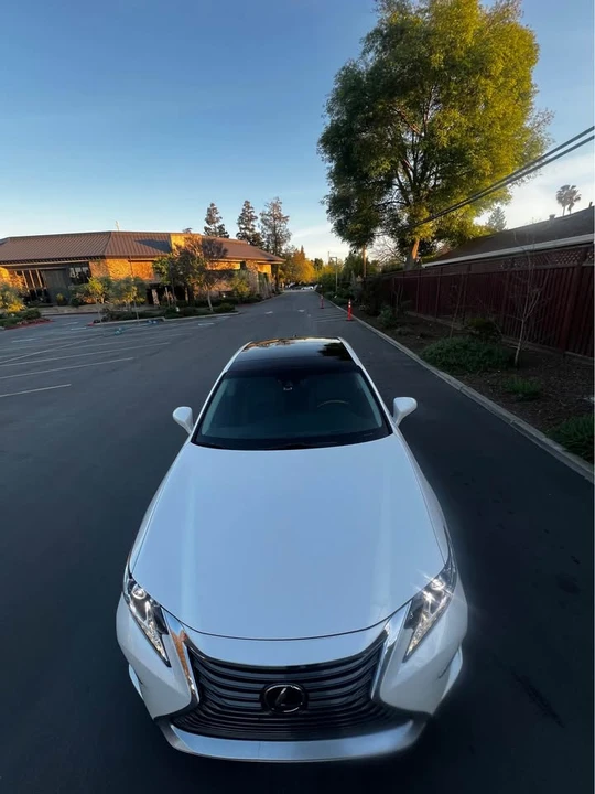 2018 Lexus ES 6th Gen - Image 11 of 14