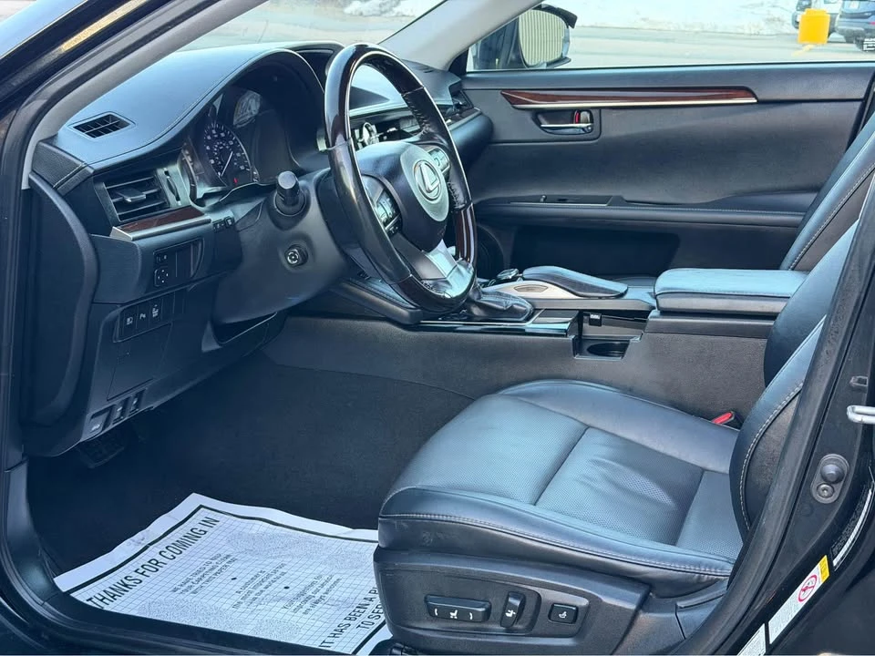 2018 Lexus ES 6th Gen - Image 16 of 20