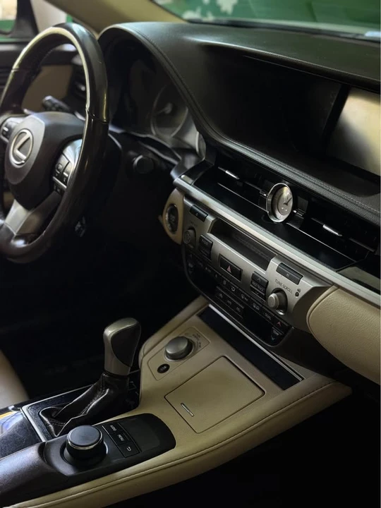 2018 Lexus ES 6th Gen - Image 5 of 20