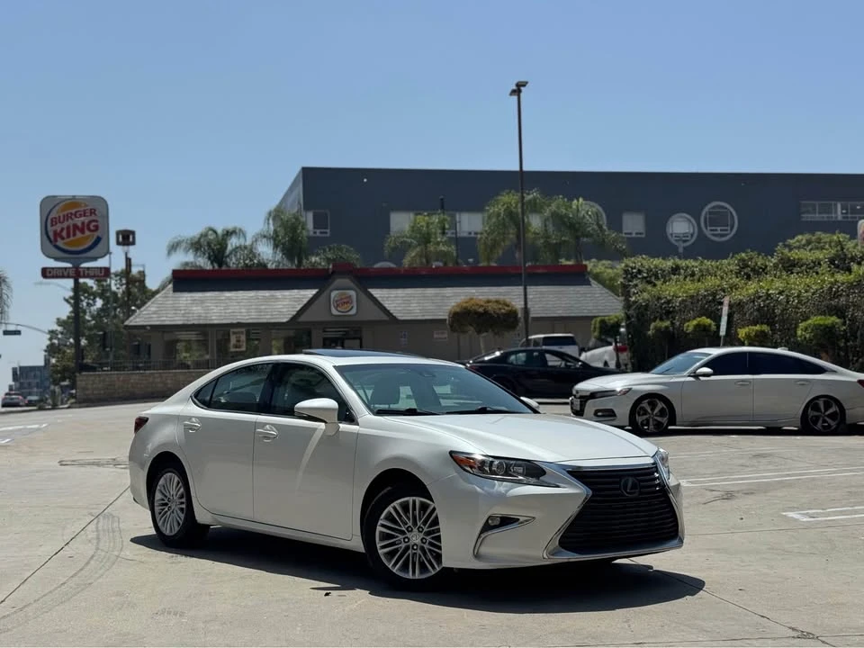 2018 Lexus ES 6th Gen - Image 10 of 20