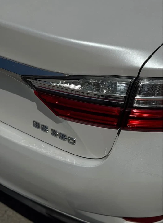 2018 Lexus ES 6th Gen - Image 14 of 20