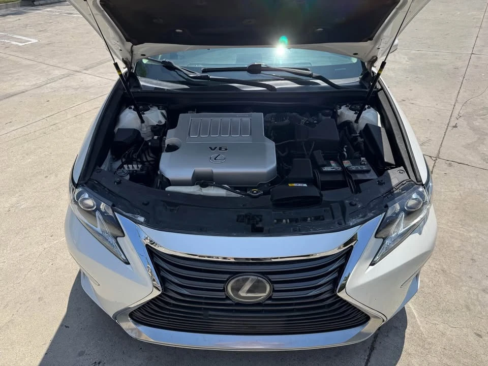 2018 Lexus ES 6th Gen - Image 19 of 20