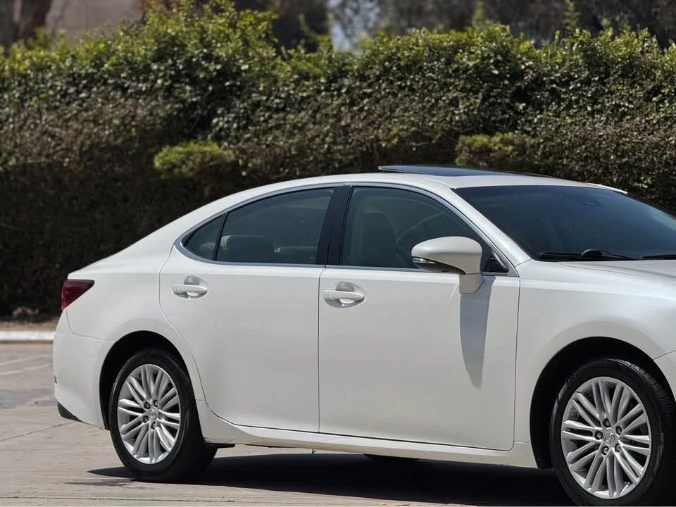 2018 Lexus ES 6th Gen - Image 12 of 20