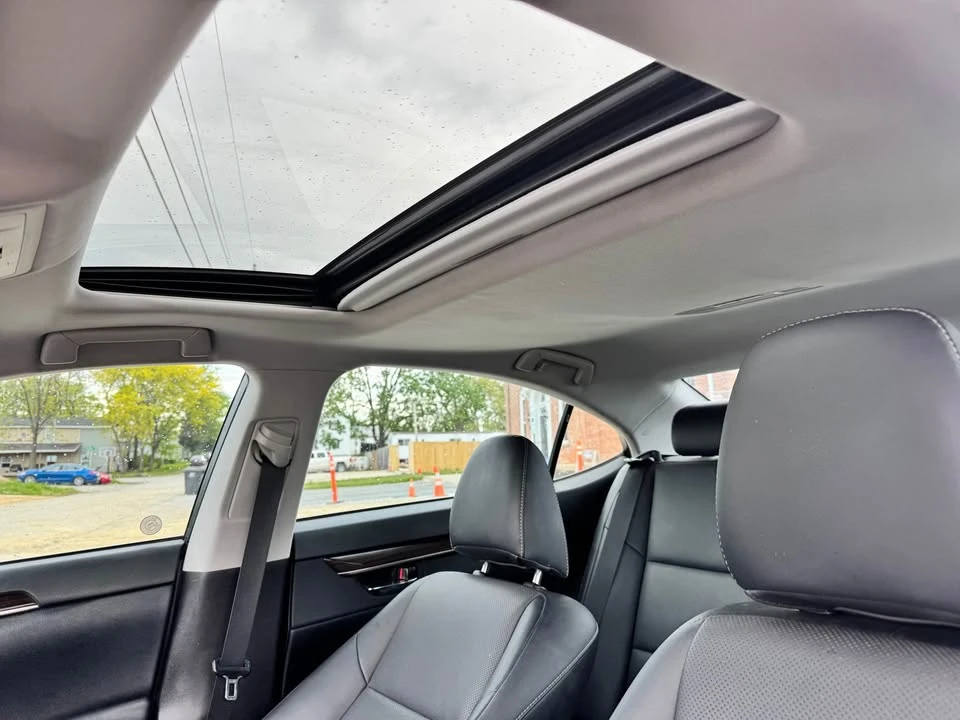 2018 Lexus ES 6th Gen - Image 11 of 20