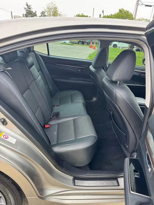 2018 Lexus ES 6th Gen - Image 14 of 20