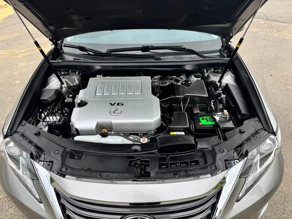 2018 Lexus ES 6th Gen - Image 9 of 20