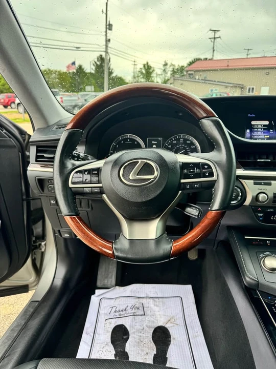 2018 Lexus ES 6th Gen - Image 17 of 20