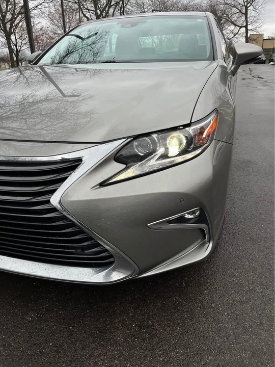 2018 Lexus ES 6th Gen - Image 11 of 17
