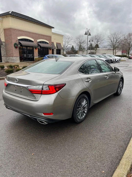 2018 Lexus ES 6th Gen - Image 8 of 17