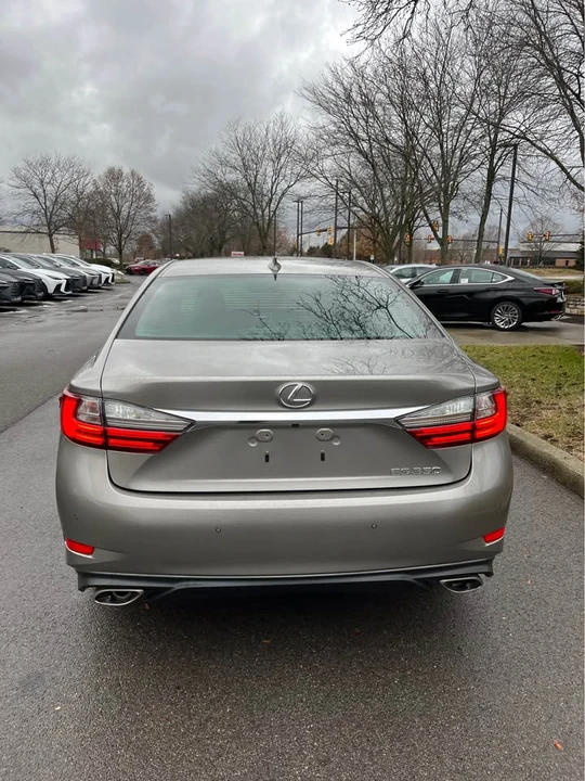 2018 Lexus ES 6th Gen - Image 5 of 17