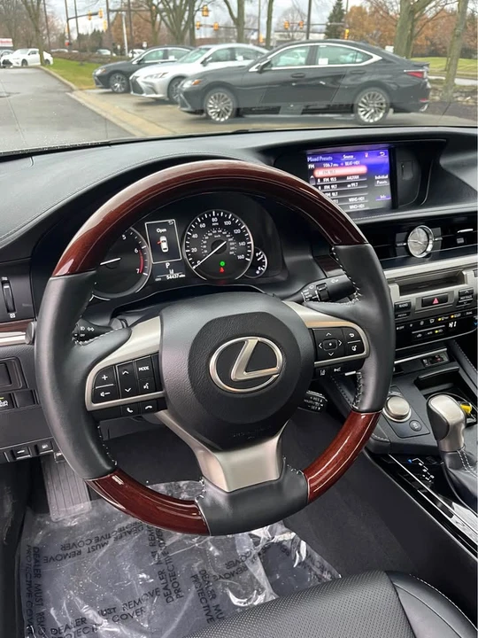 2018 Lexus ES 6th Gen - Image 4 of 17