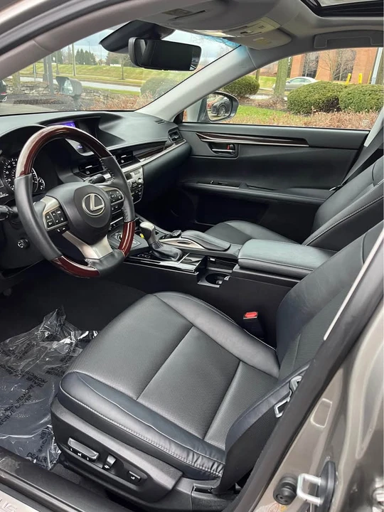 2018 Lexus ES 6th Gen - Image 3 of 17