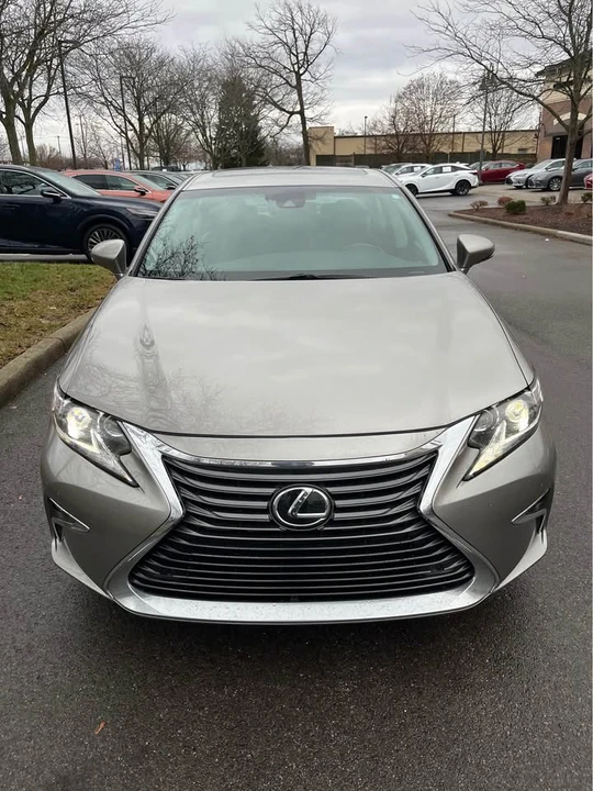 2018 Lexus ES 6th Gen - Image 2 of 17