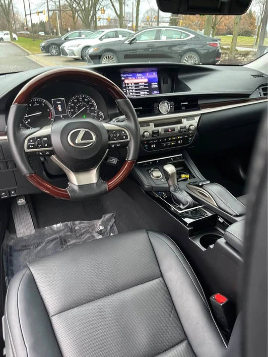 2018 Lexus ES 6th Gen - Image 14 of 17