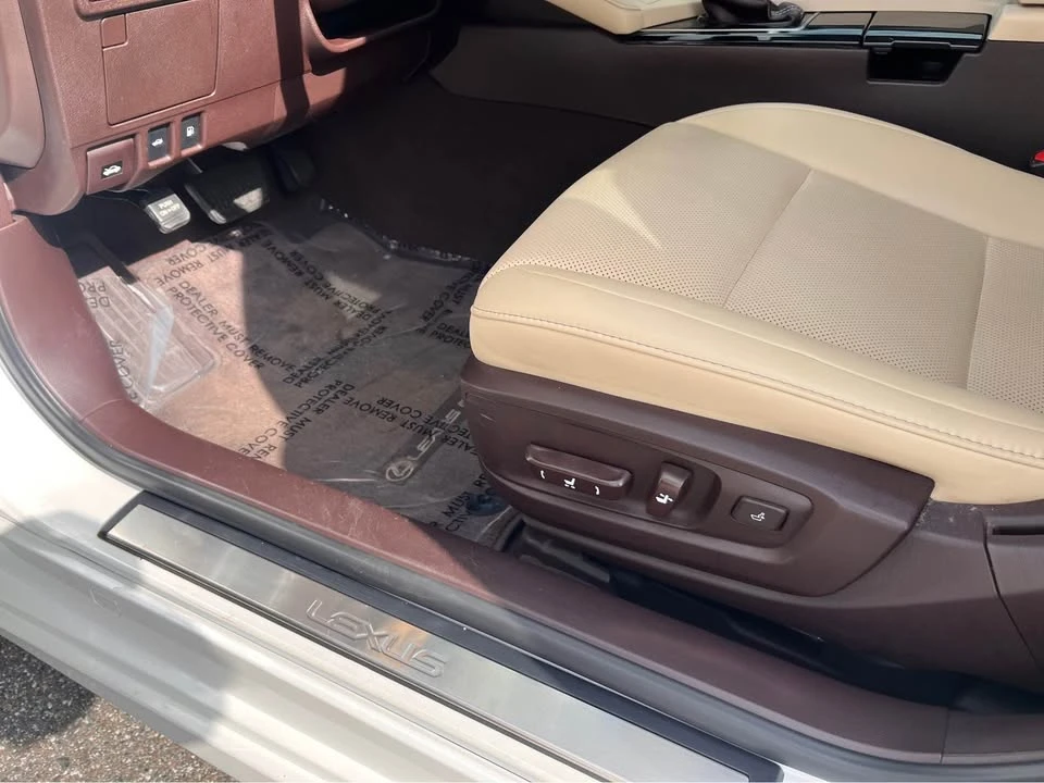 2018 Lexus ES 6th Gen - Image 13 of 17