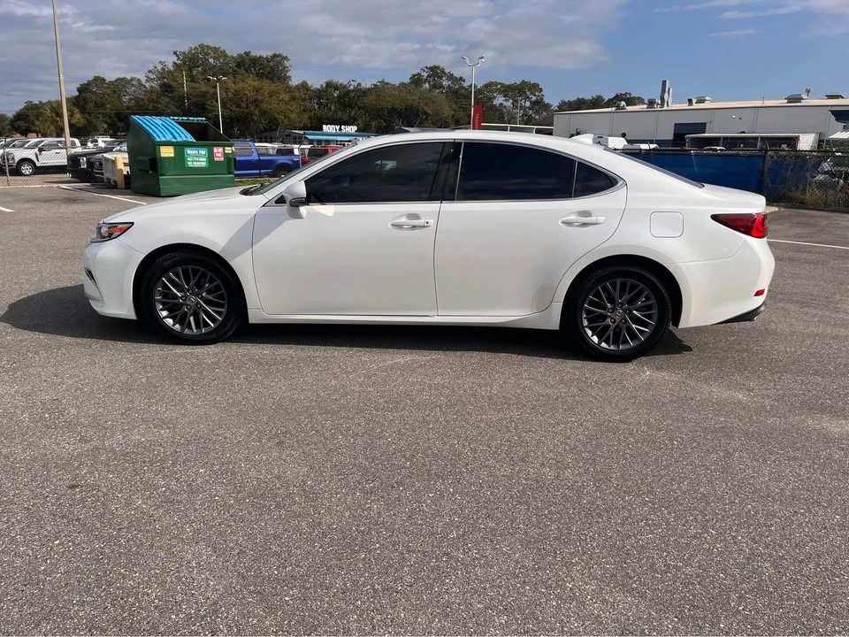 2018 Lexus ES 6th Gen - Image 3 of 17