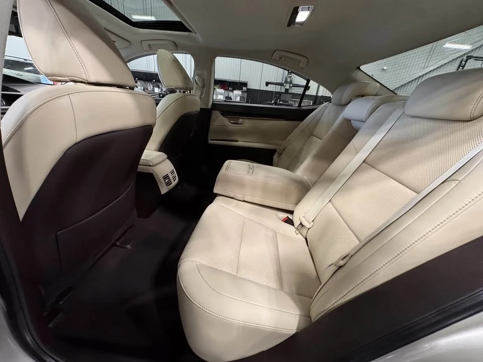 2018 Lexus ES 6th Gen - Image 10 of 17