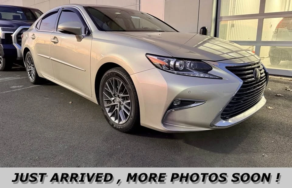 2018 Lexus ES 6th Gen - Image 9 of 17