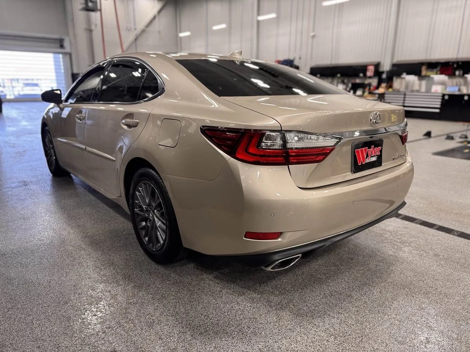 2018 Lexus ES 6th Gen - Image 3 of 17