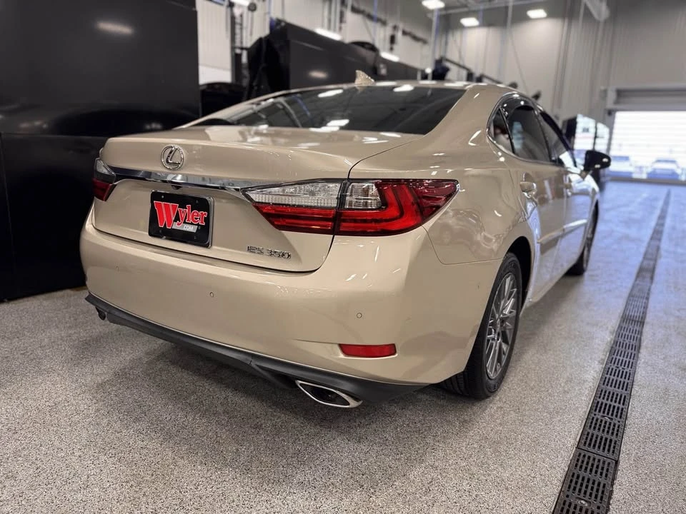 2018 Lexus ES 6th Gen - Image 6 of 17