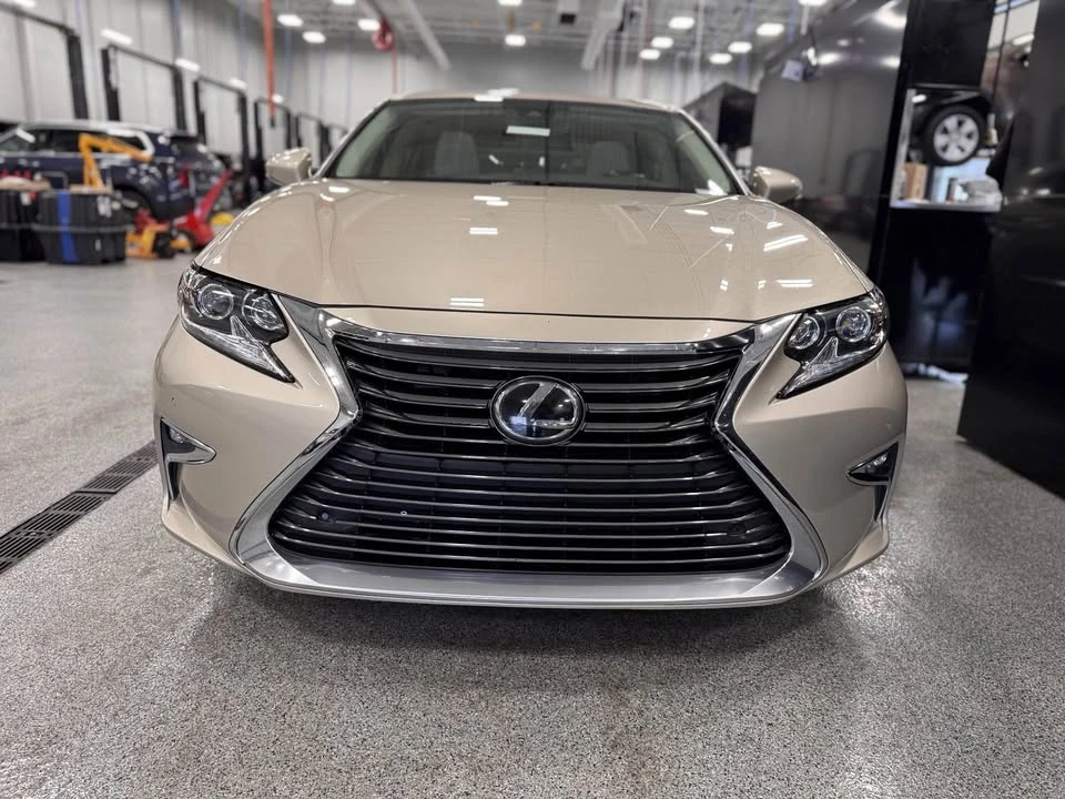 2018 Lexus ES 6th Gen - Image 5 of 17