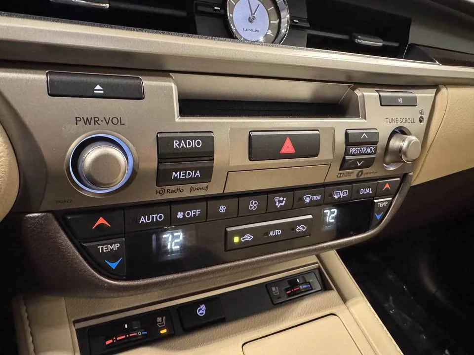 2018 Lexus ES 6th Gen - Image 12 of 17