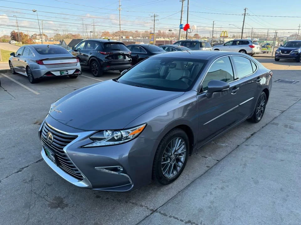 2018 Lexus ES 6th Gen - Image 2 of 8