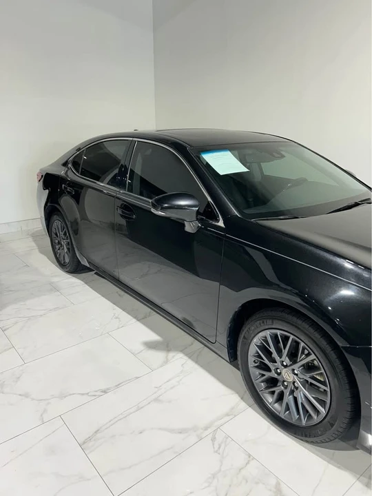 2018 Lexus ES 6th Gen - Image 2 of 10