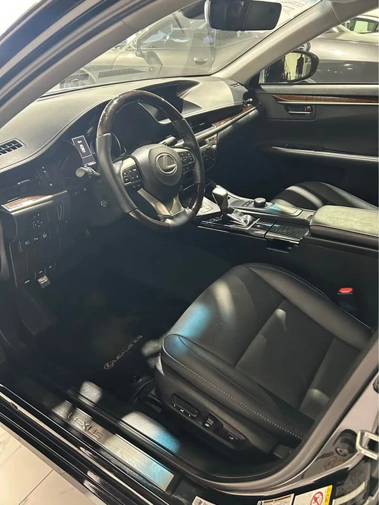 2018 Lexus ES 6th Gen - Image 5 of 10