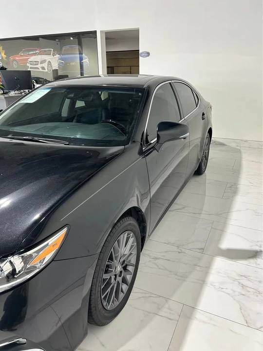 2018 Lexus ES 6th Gen - Image 3 of 10
