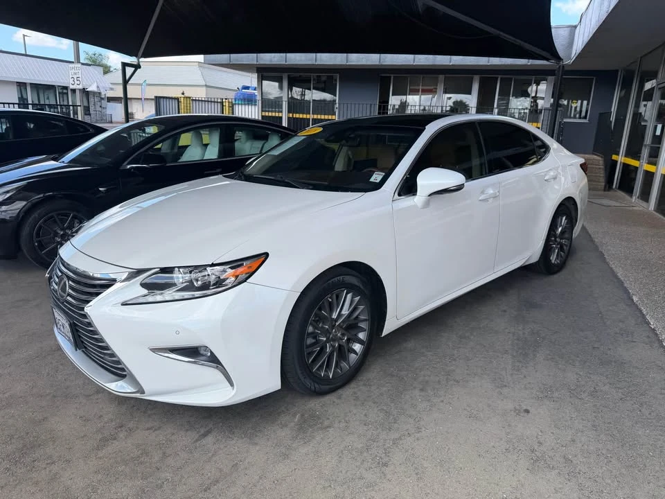 2018 Lexus ES 6th Gen - Image 3 of 8