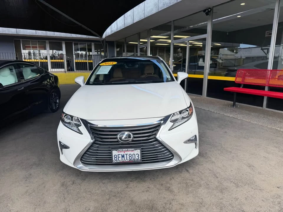 2018 Lexus ES 6th Gen - Image 5 of 8