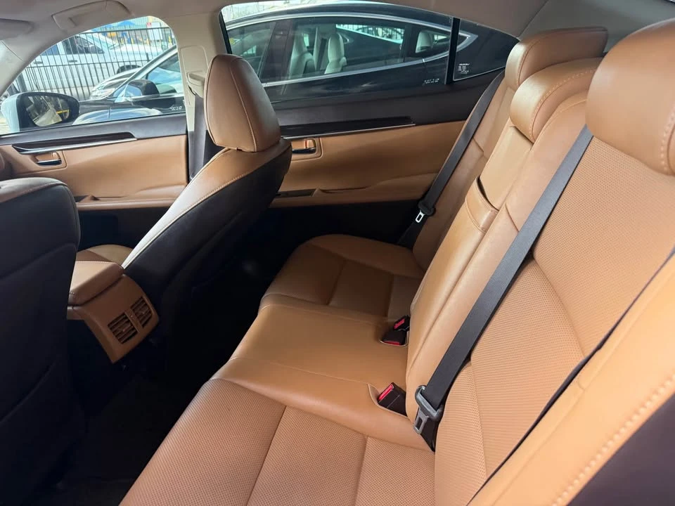 2018 Lexus ES 6th Gen - Image 7 of 8